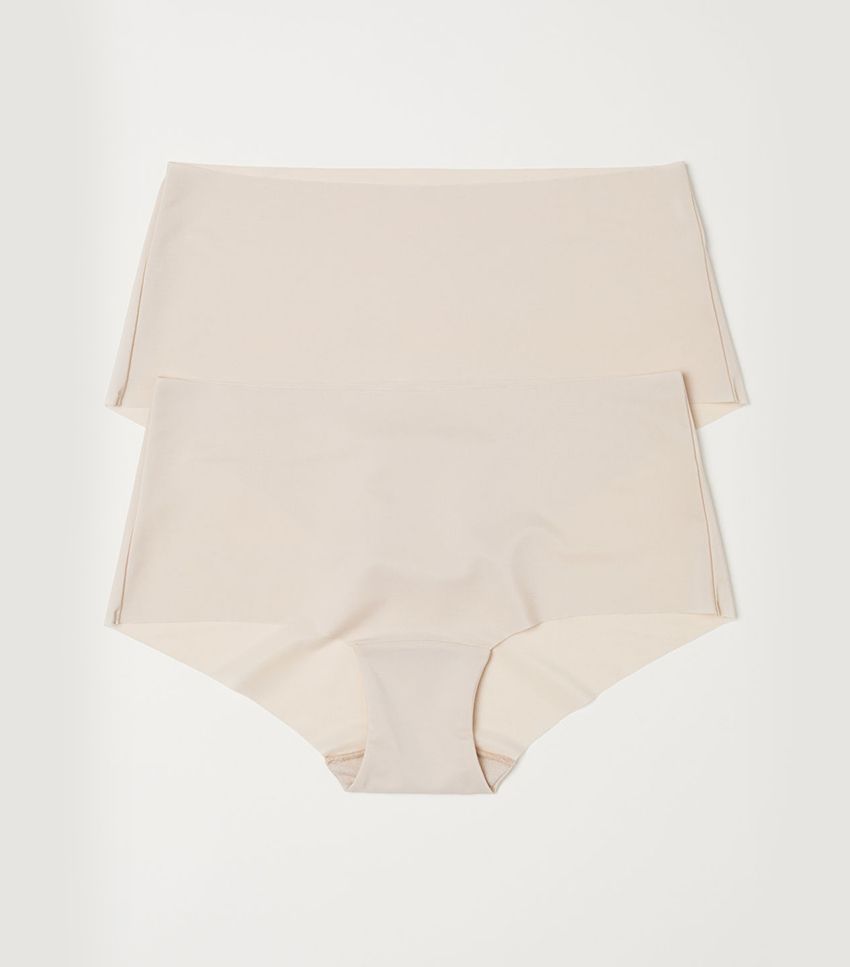 Here's Exactly What to Wear Under Yoga Pants Who What Wear