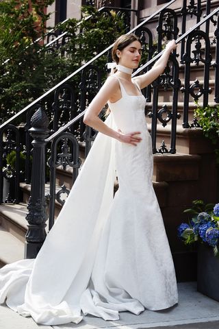 best-spring-2019-wedding-dresses-255354-1524177372089-image