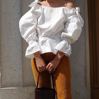 how-to-wear-off-the-shoulder-tops-255379-1524202716538-image