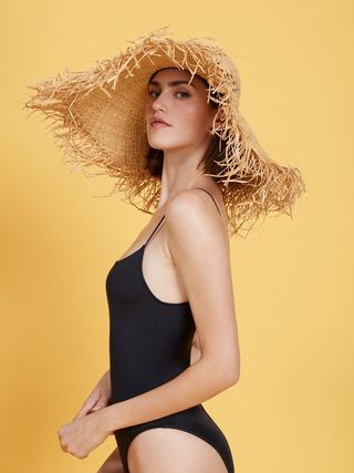Reformation + Frayed Sun Hat