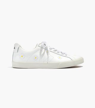 Madewell x Veja + Esplar Low Sneakers in Embroidered Daisies