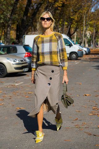 pencil-skirt-outfits-for-work-255649-1524523131245-image