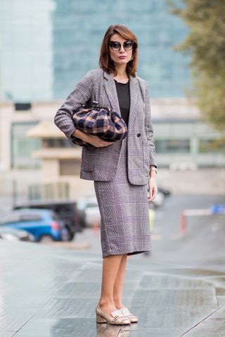 pencil-skirt-outfits-for-work-255649-1524523135818-image