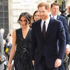 meghan-markle-flattering-outfit-255655-1524525512213-square