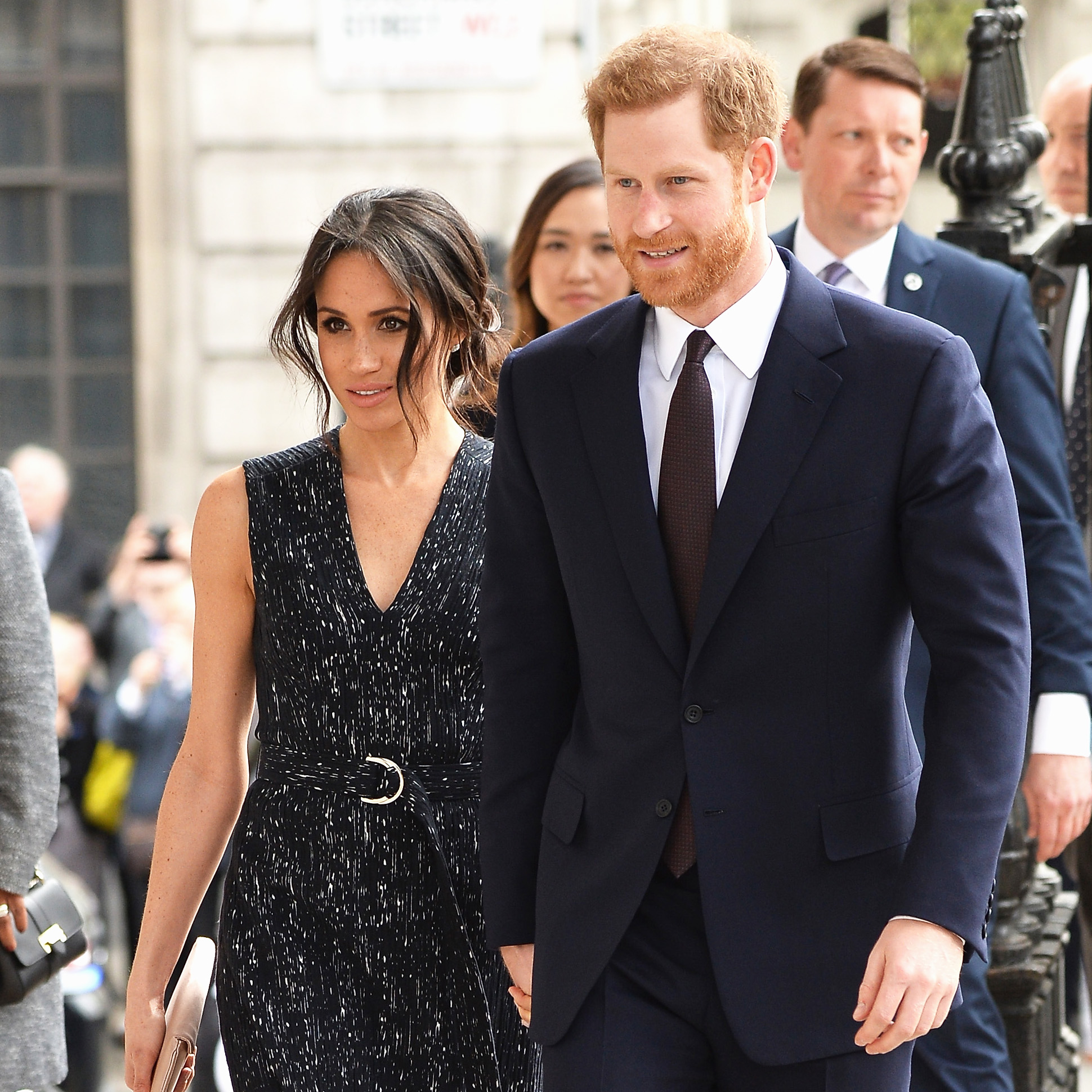 meghan-markle-flattering-outfit-255655-1524525512213-square