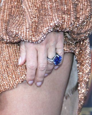 gwyneth-paltrow-engagement-ring-red-carpet-255722-1524599729036-image