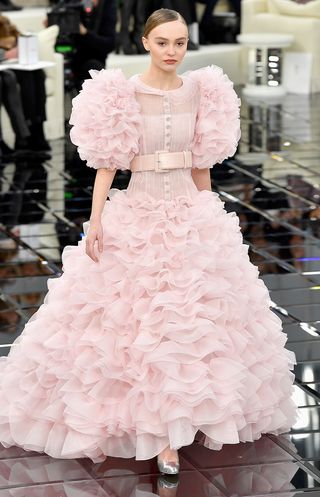 chanel-dresses-255724-1524614452715-image