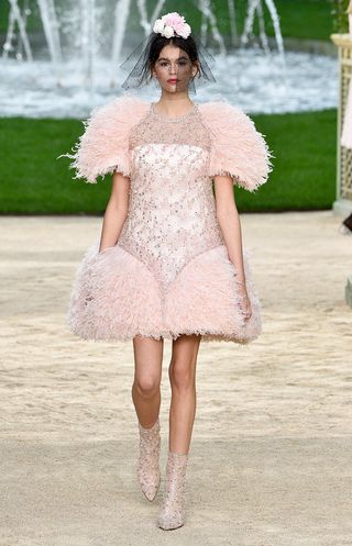 chanel-dresses-255724-1524614518937-image