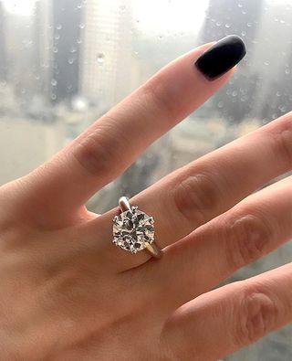 solitaire-diamond-engagement-rings-255951-1525713961235-main