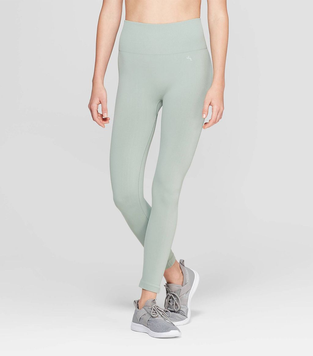 The 8 Best Yoga Pant Brands Shoppers Give 5 Stars Who What Wear