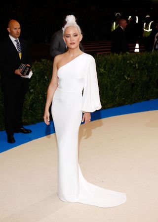 met-gala-most-memorable-dresses-256304-1525123308738-main