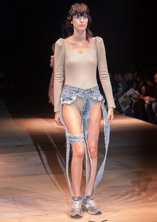 extreme-cut-out-jeans-trend-256487-1525254839325-image