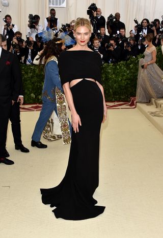 met-gala-red-carpet-dresses-2018-256851-1525737586527-main