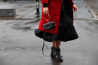 sydney-fashion-week-street-style-2018-256858-1526259222108-main