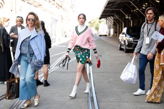 sydney-fashion-week-street-style-2018-256858-1526364453019-main