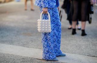 sydney-fashion-week-street-style-2018-256858-1526364550525-main