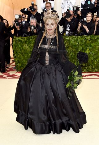 every-met-gala-red-carpet-look-worth-seeing-2749813