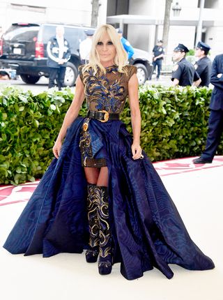 every-met-gala-red-carpet-look-worth-seeing-2749817