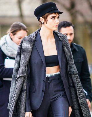 this-hollywood-bra-trend-has-finally-hit-the-high-street-2752315
