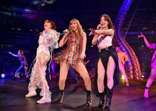 taylor-swift-tour-outfits-257194-1525884268646-image