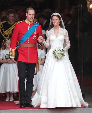 most-expensive-royal-wedding-dresses-257758-1526397067963-main