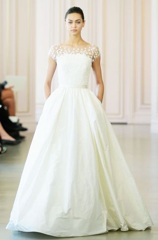 could-roland-mouret-really-be-meghans-wedding-dress-designer-2767443