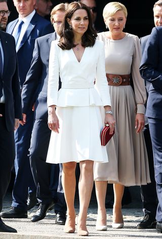 meet-the-women-who-dedicate-their-lives-to-meghan-and-kates-wardrobe-2771820