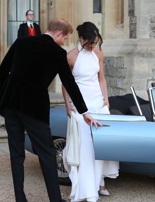 meghans-second-wedding-dress-and-car-is-about-as-hollywood-as-it-gets-2772945