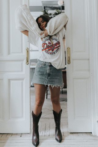 14-stylish-summer-outfits-with-cowboy-boots-2795022