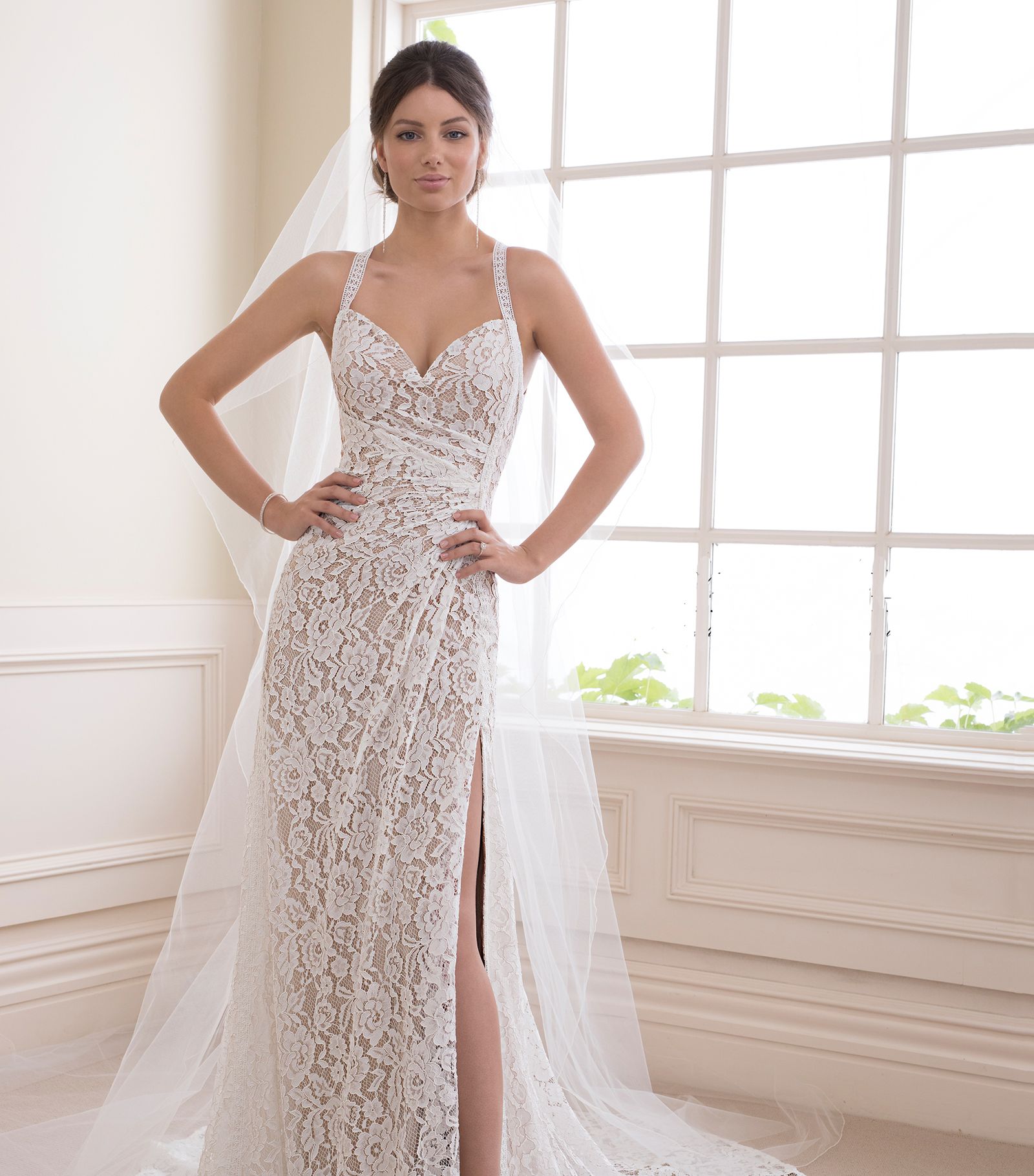 20 Halter Wedding Dresses for a Summer Wedding | Who What Wear