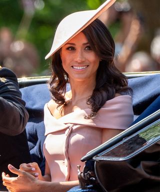 after-today-meghan-markle-is-going-to-make-this-dress-trend-even-bigger-2813696