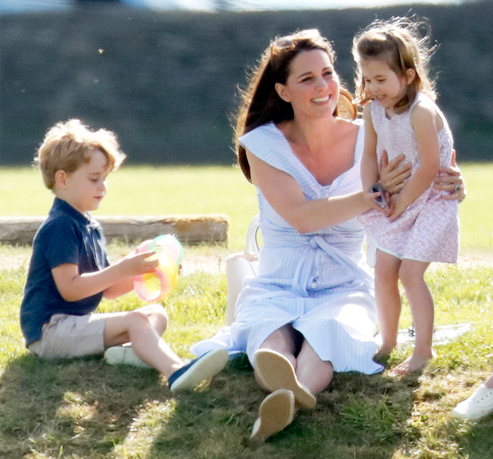 kate-middleton-affordable-zara-dress-260136-1528691114397-image