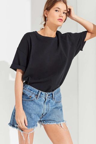 Urban Outfitters x Levi's + Urban Renewal Remade Low-Rise Slouchy Levi's Short