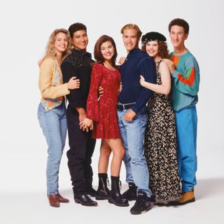 most-stylish-90s-tv-shows-260417-1529088100424-image