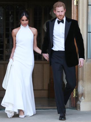 so-this-is-how-much-meghan-markles-reception-dress-would-cost-you-2825202