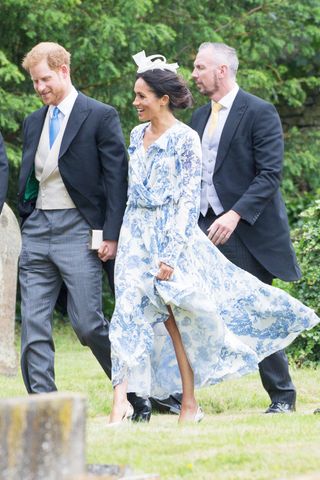 meghan-markle-just-wore-our-favourite-dress-trend-at-a-wedding-this-weekend-2828055