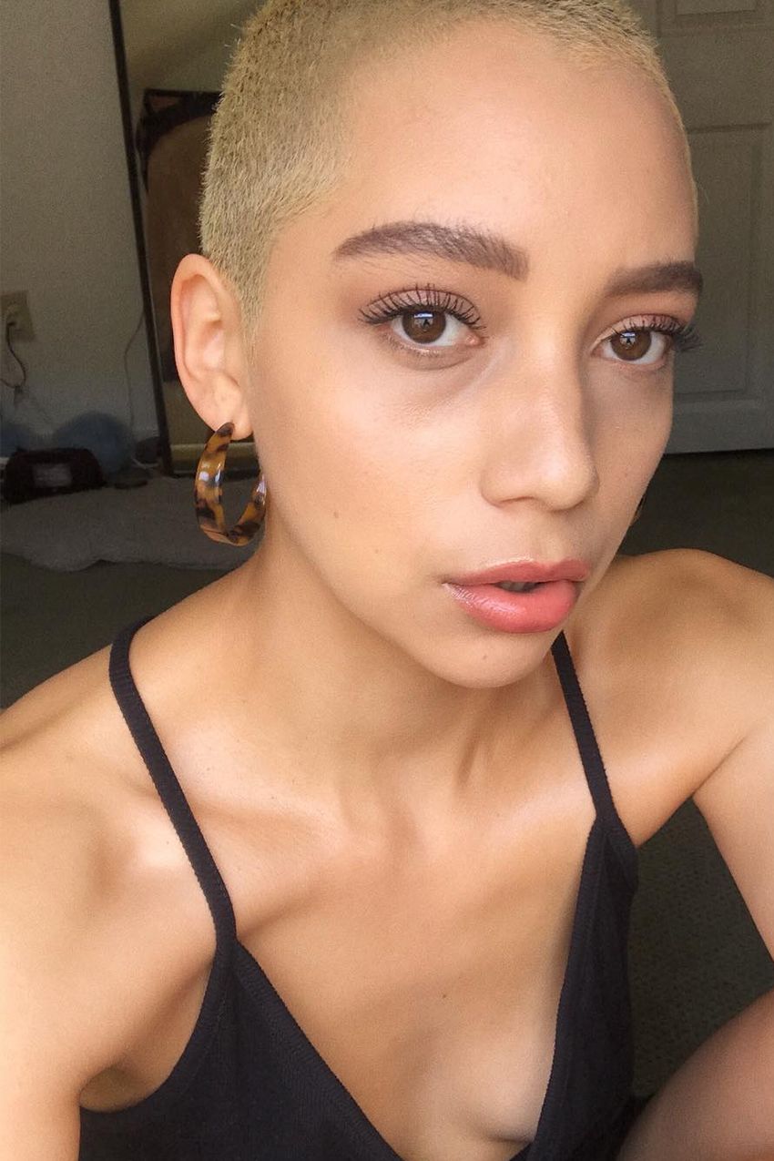 Shop the Resin Jewelry Trend That's Everywhere Who What Wear