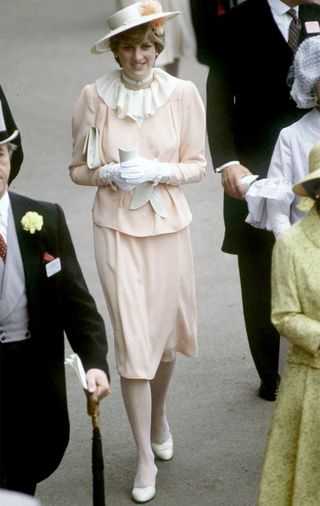 princess-diana-royal-ascot-races-outfits-260910-1559039328558-image