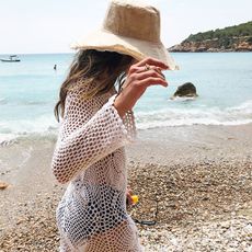 best-beach-dresses-261030-1529514047503-square