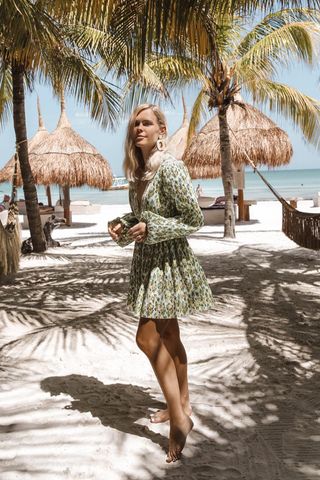 best-beach-dresses-261030-1529514072761-image