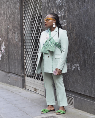 how-to-wear-a-pant-suit-in-the-summer-261122-1529538385201-image