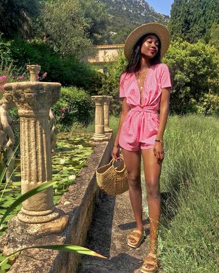 summer-outfits-from-around-the-world-261123-1529649767126-image