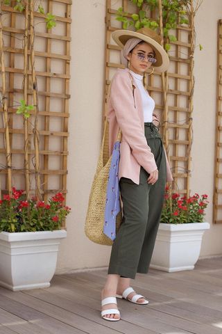 modest-outfits-for-summer-261247-1529628920341-image