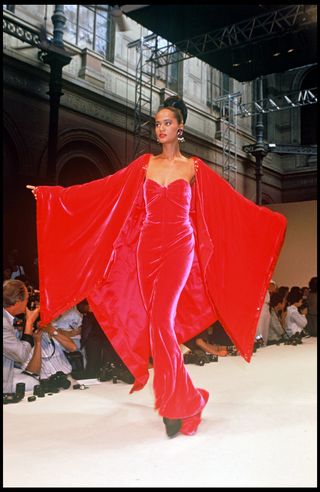 haute-couture-fashion-1990s-261265-1529686884966-image