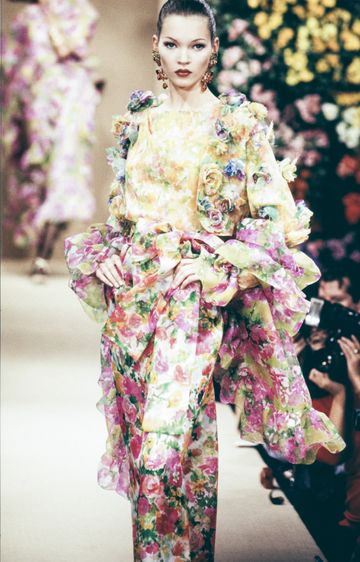 What the Haute Couture Runways of the '90s Looked Like | Who What Wear