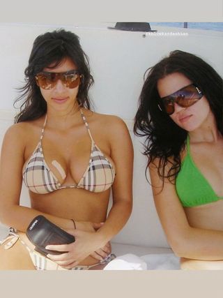 kim-kardashian-kylie-jenner-burberry-check-bikini-261783-1530206599377-image