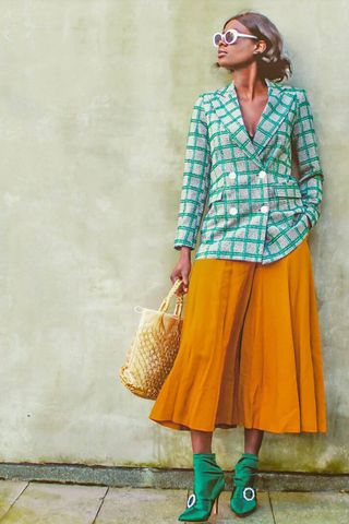 green-outfits-261945-1530542228681-image