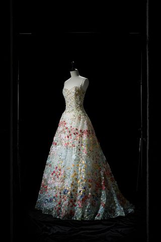 christian-dior-v-and-a-exhibition-261997-1530528381799-image