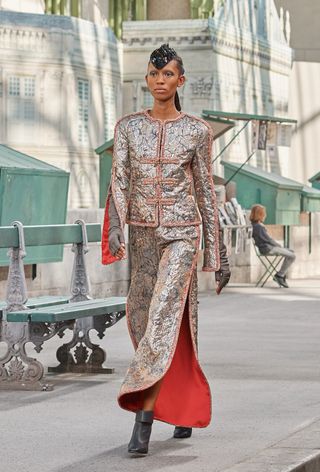 chanel-couture-runway-show-fall-2018-262141-1530799901046-image