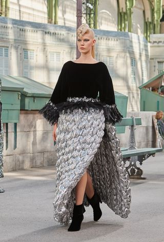 chanel-couture-runway-show-fall-2018-262141-1530799956484-image